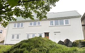 Abbasa hús-Grandpa s house Kumlavegur 9